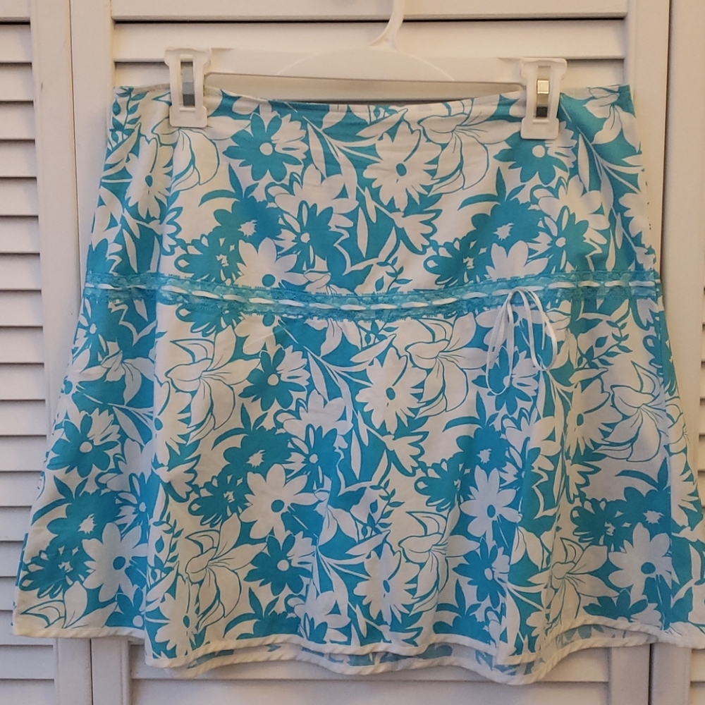 NWOT Y2K Era Aqua/White Floral Skirt Sz 8